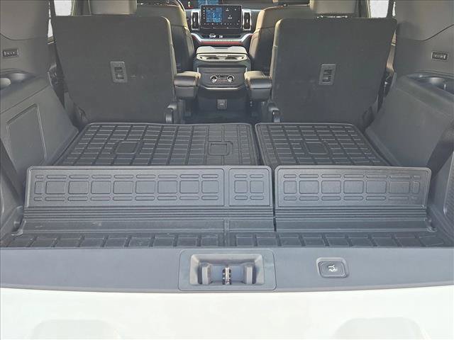 Used 2025 Ford Expedition Tremor AWD/4WD image 6