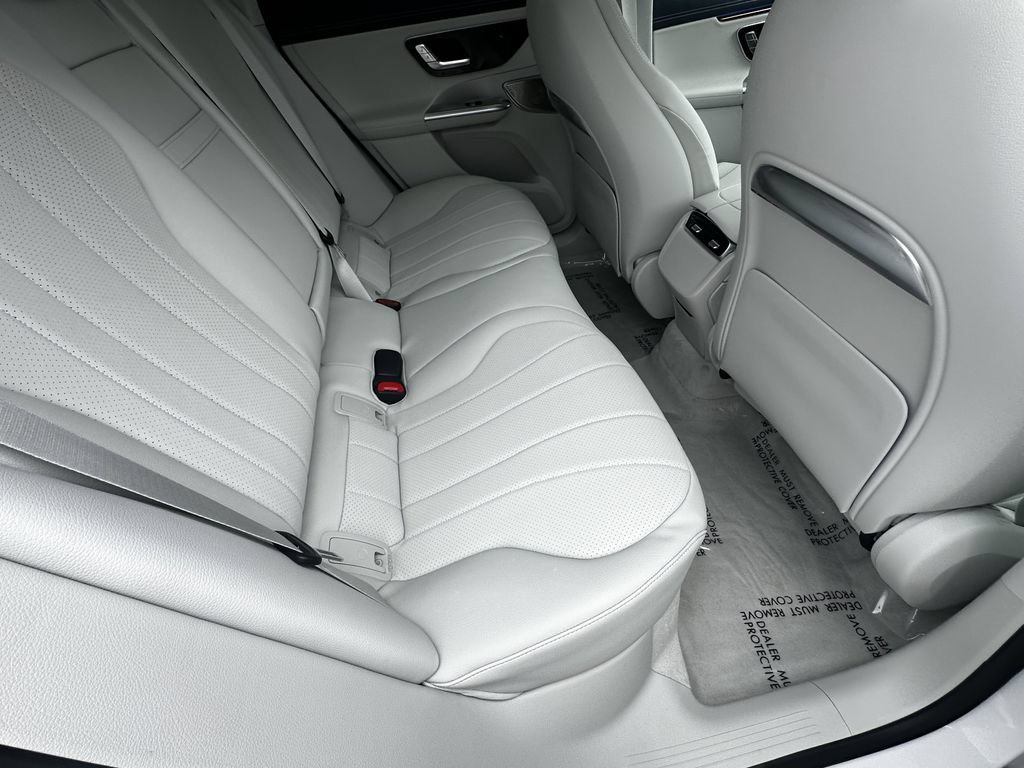 New 2026 Mercedes-Benz EQE 320 4MATIC SUV image 18