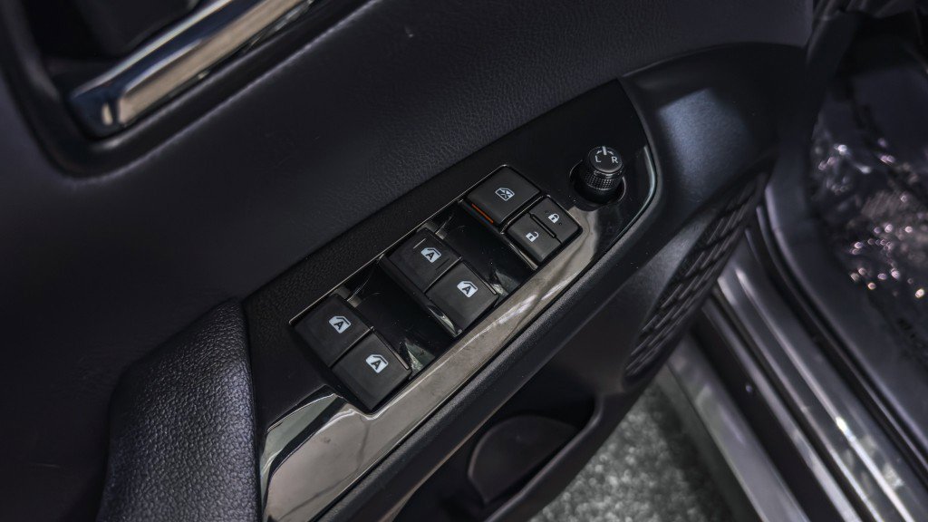 Used 2017 Toyota Prius Prime Premium image 22