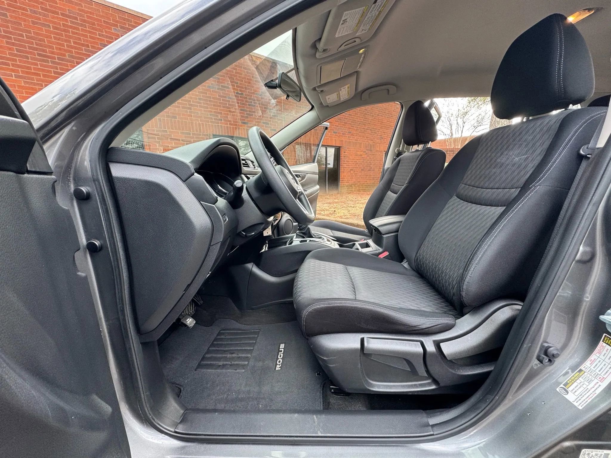 Used 2017 Nissan Rogue S image 10