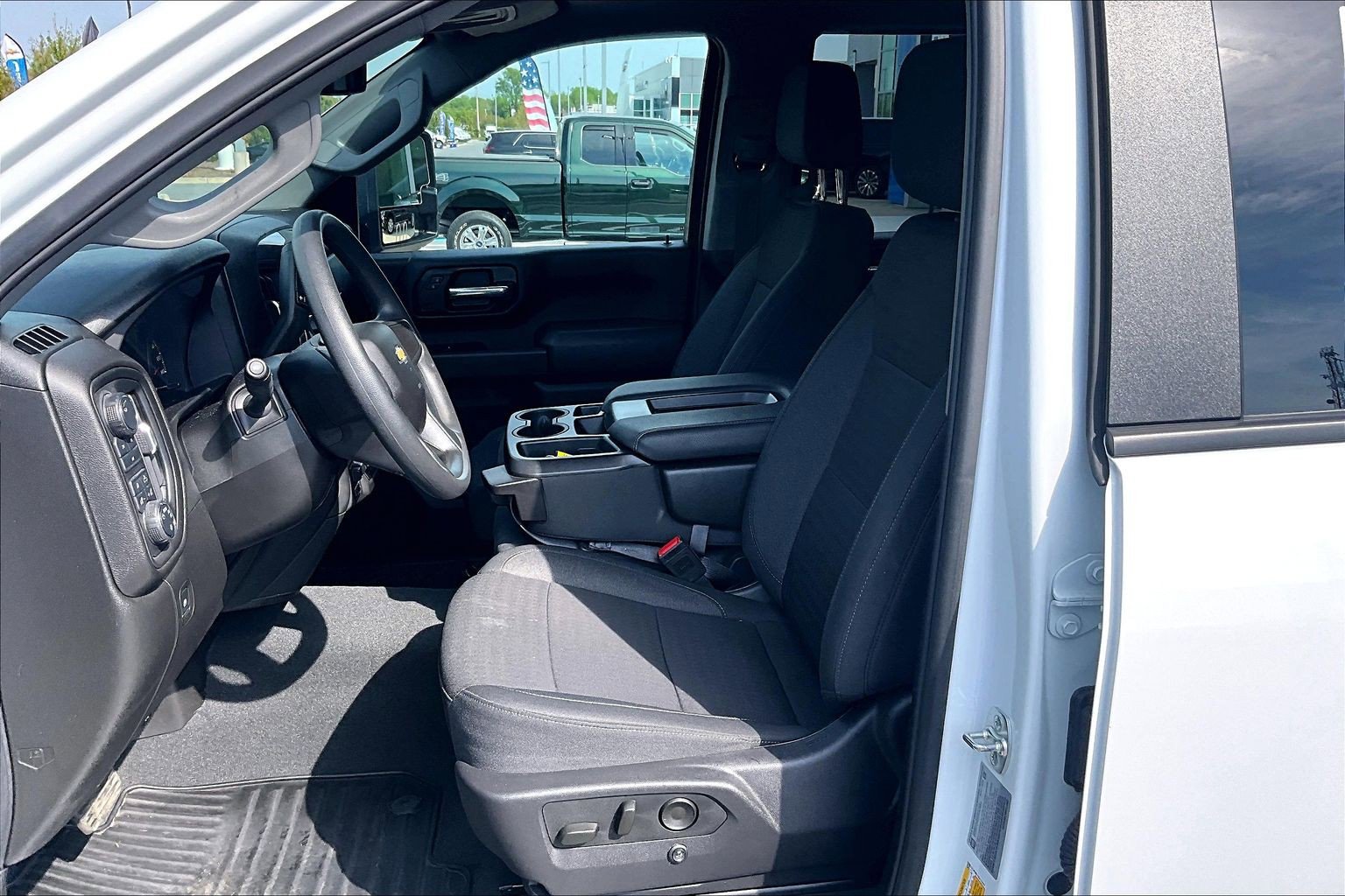 Used 2025 Chevrolet Silverado 2500 Custom w/ Custom Value Package image 21