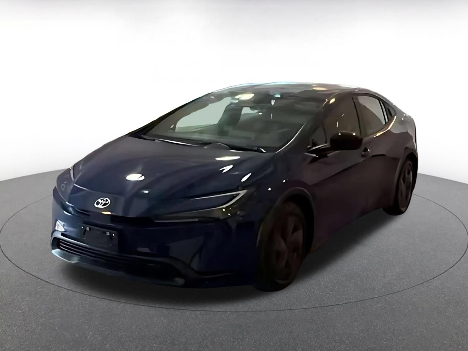 Used 2025 Toyota Prius LE FWD image 6