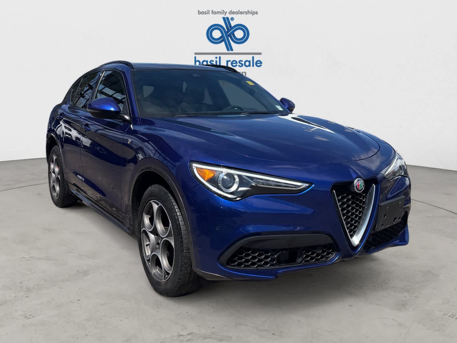 Used 2022 Alfa Romeo Stelvio Ti AWD/4WD image 34