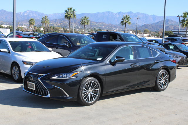 Certified 2025 Lexus ES 300h w/ Premium Package FWD image 3