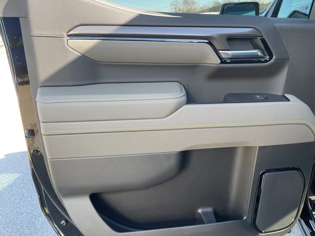 Used 2025 Chevrolet Silverado 1500 ZR2 w/ Technology Package image 45