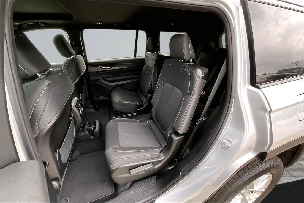 New 2026 Jeep Grand Cherokee L 4WD image 19
