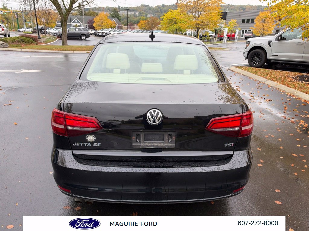 Used 2017 Volkswagen Jetta SE FWD image 5