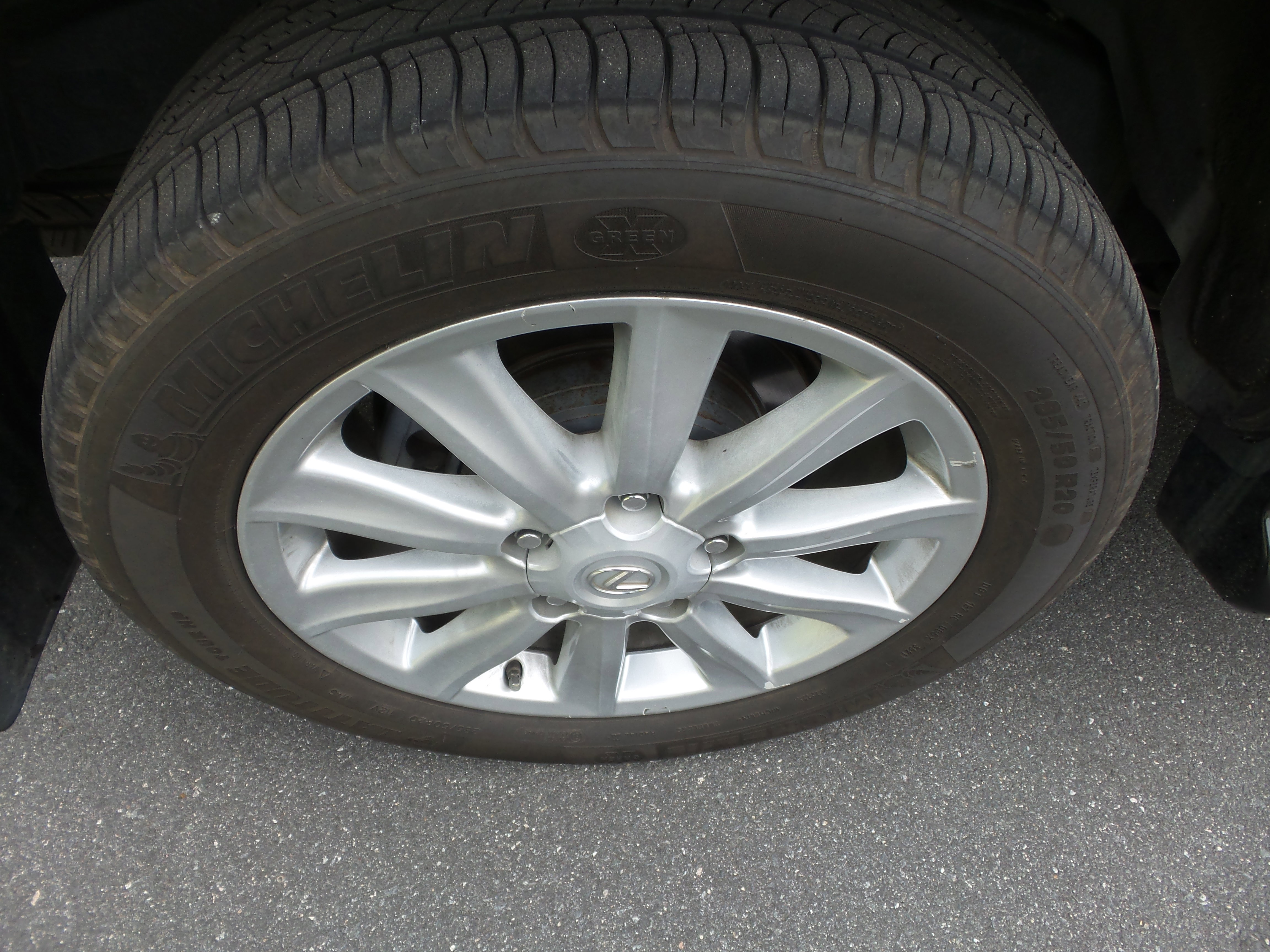 Used 2011 Lexus LX 570 4WD image 89