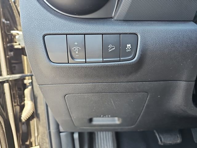 Used 2023 Hyundai Kona SEL image 29