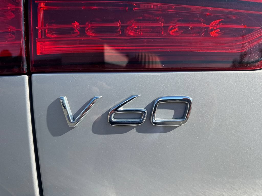 Certified 2025 Volvo V60 B5 Cross Country Plus AWD/4WD image 10