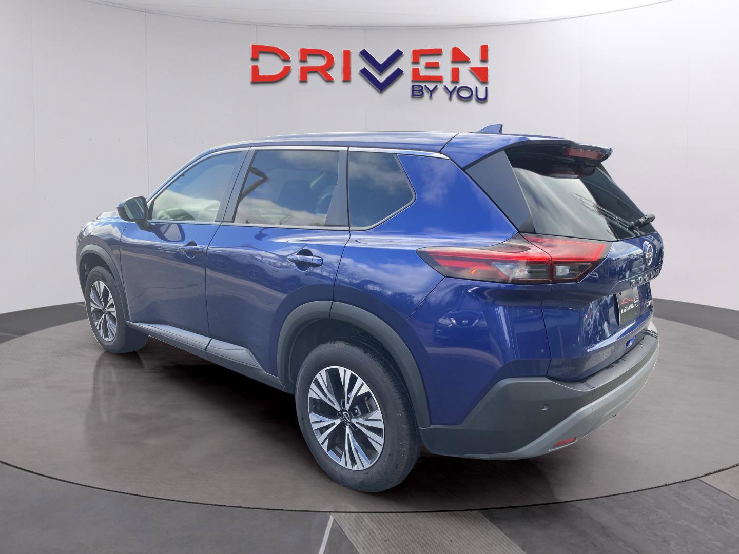 Used 2023 Nissan Rogue SV image 4