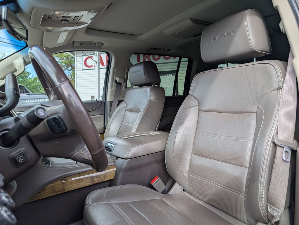 Used 2016 GMC Yukon XL Denali w/ Open Road Package AWD/4WD image 21
