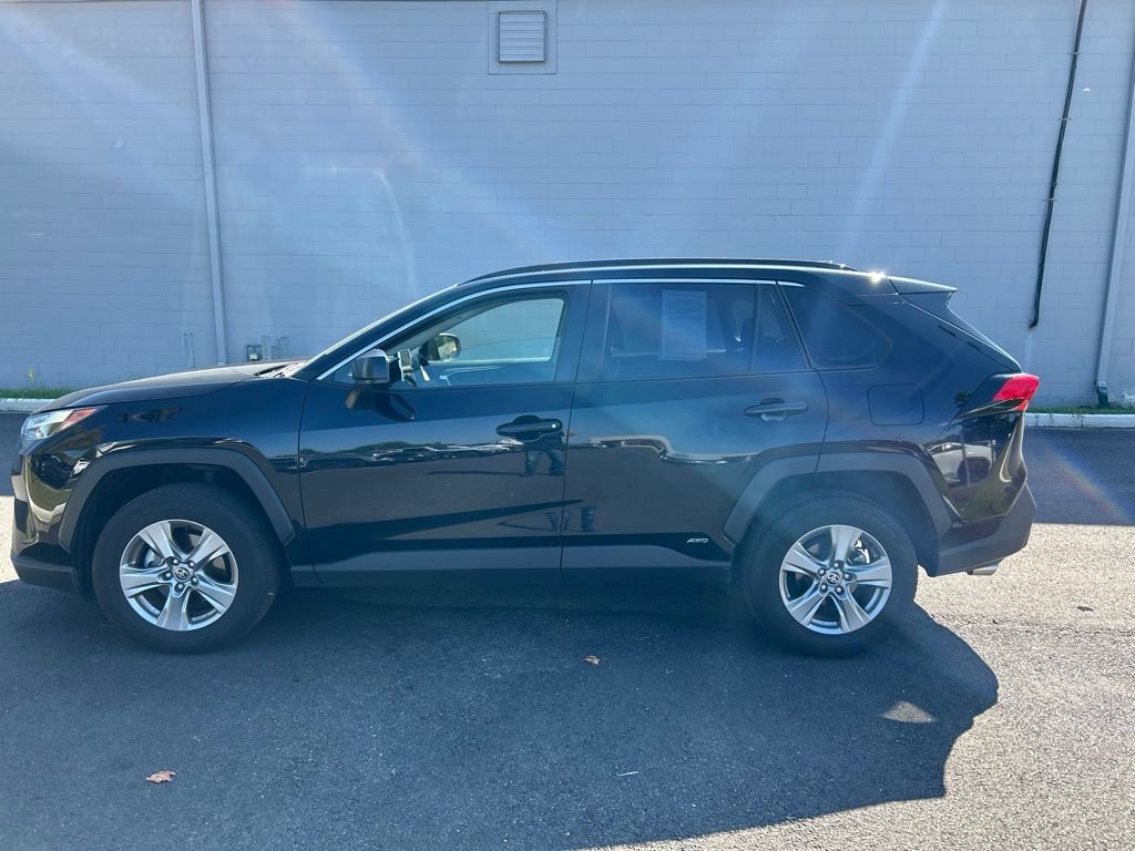 Used 2025 Toyota RAV4 LE AWD/4WD image 8