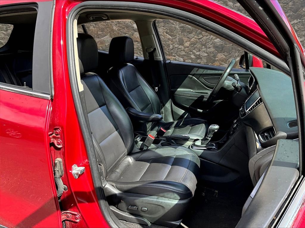 Used 2018 Buick Encore Essence image 7