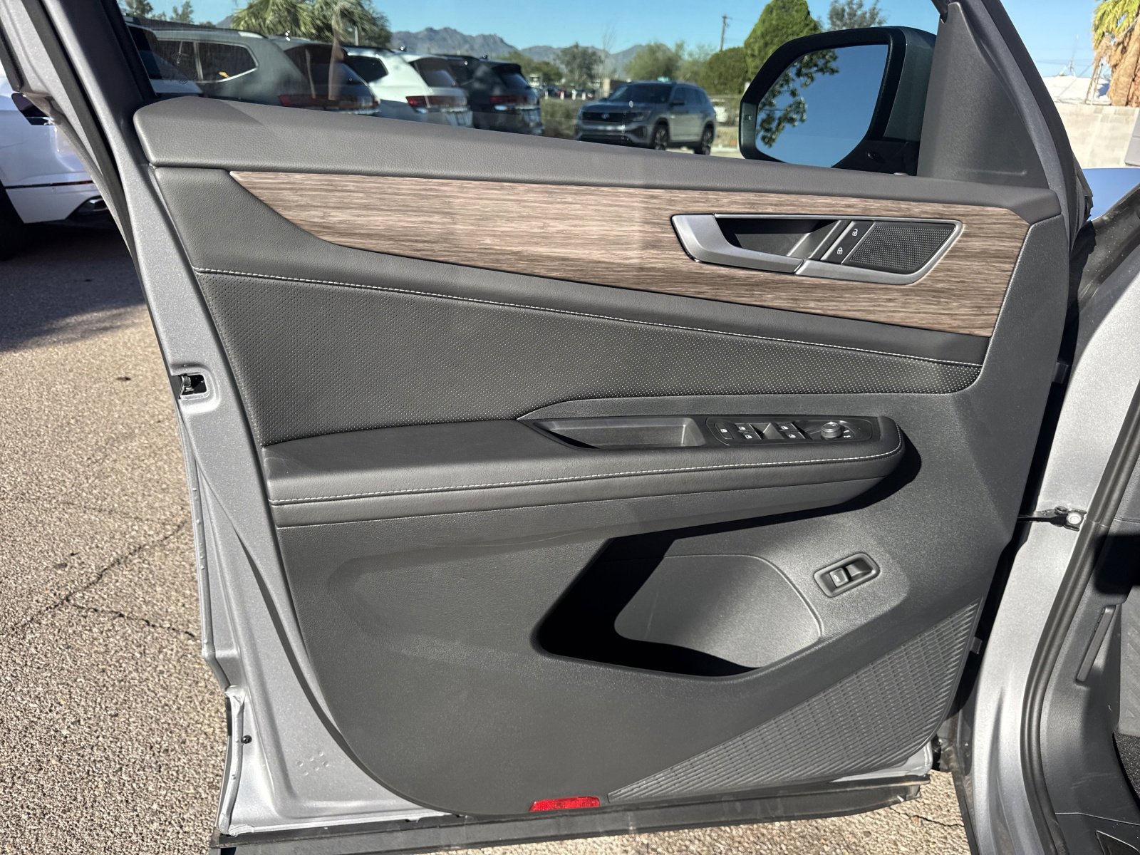 New 2026 Volkswagen Atlas SEL image 12