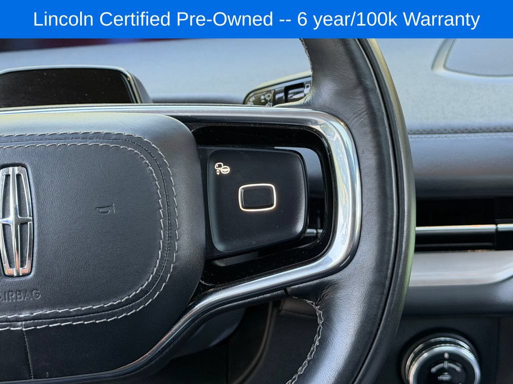 Certified 2025 Lincoln Navigator Reserve AWD/4WD image 16