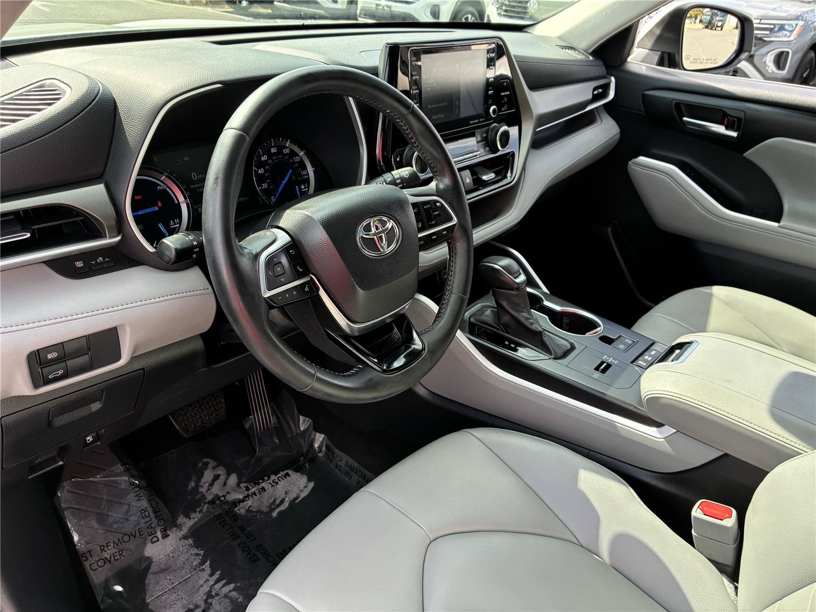 Used 2020 Toyota Highlander XLE w/ Protection Package #3 AWD/4WD image 27