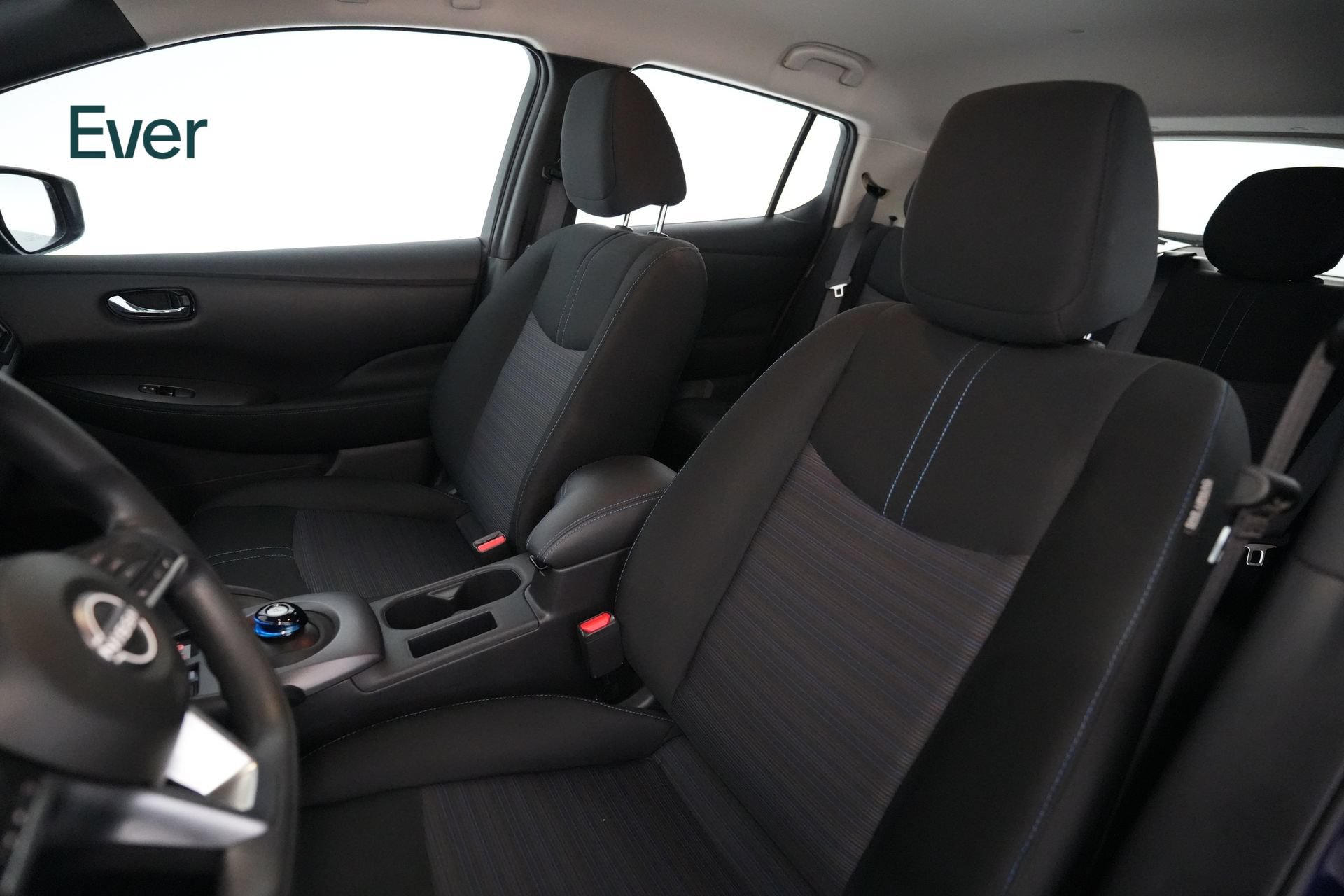 Used 2025 Nissan Leaf S FWD image 4
