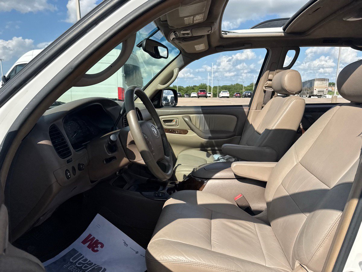 Used 2004 Toyota Sequoia Limited RWD image 6
