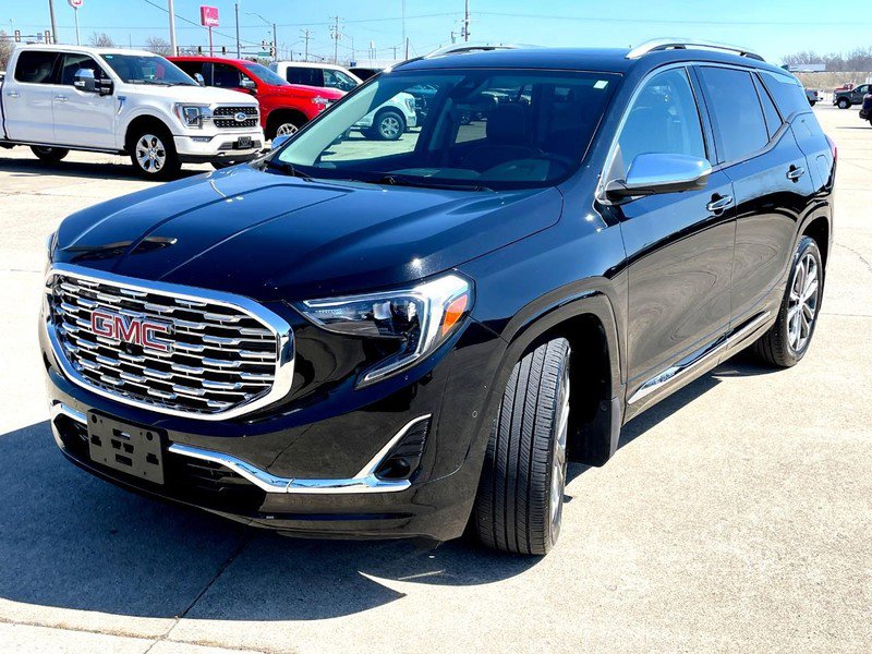 Used 2020 GMC Terrain Denali w/ Denali Premium Package FWD image 7