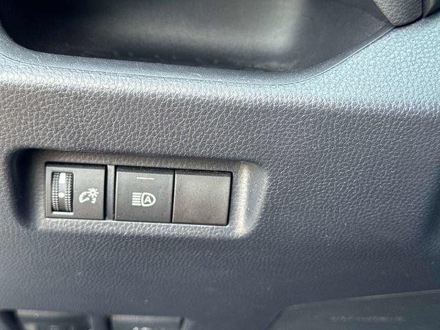 Used 2020 Toyota RAV4 LE w/ All Weather Liner Package AWD/4WD image 29