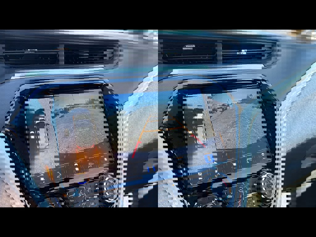 Used 2021 Chevrolet Bolt Premier w/ Infotainment Package image 20