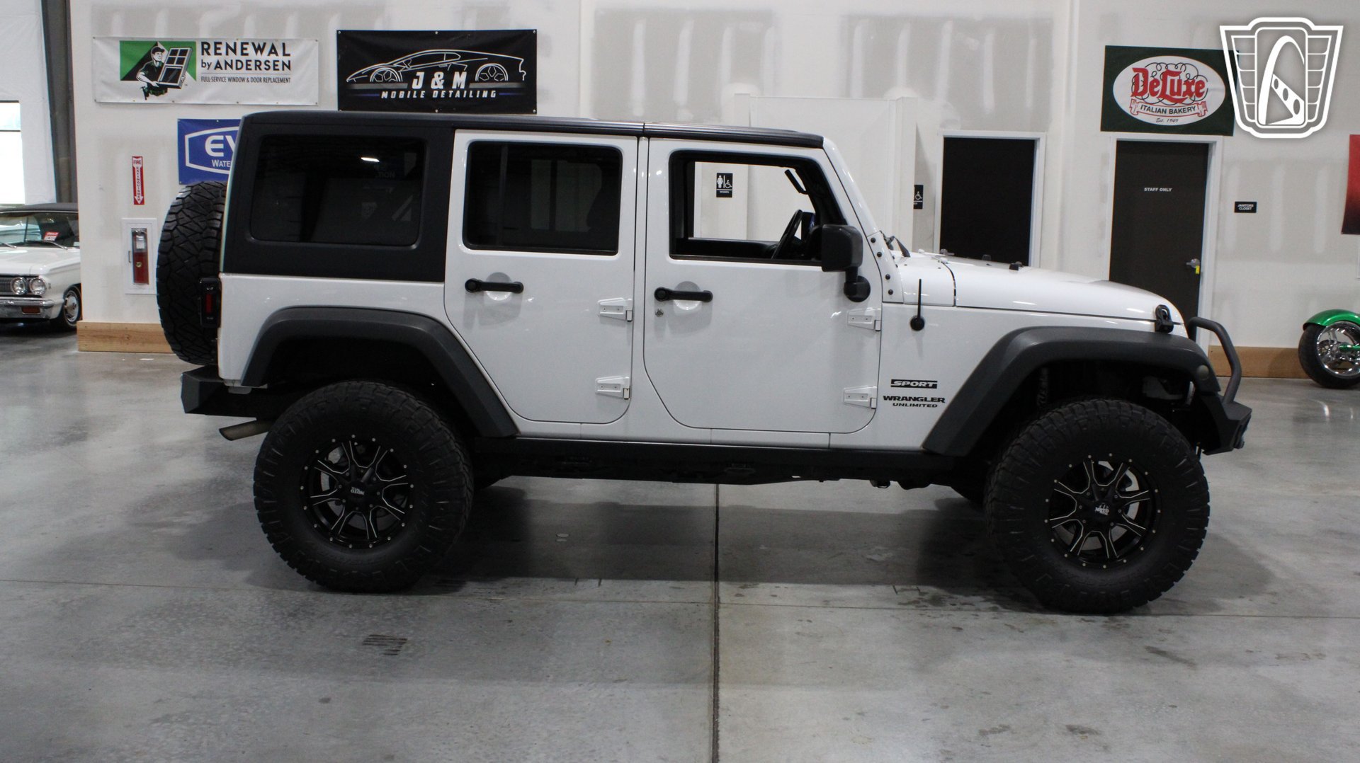 Used 2016 Jeep Wrangler Unlimited Sport w/ Quick Order Package 24S AWD/4WD image 17