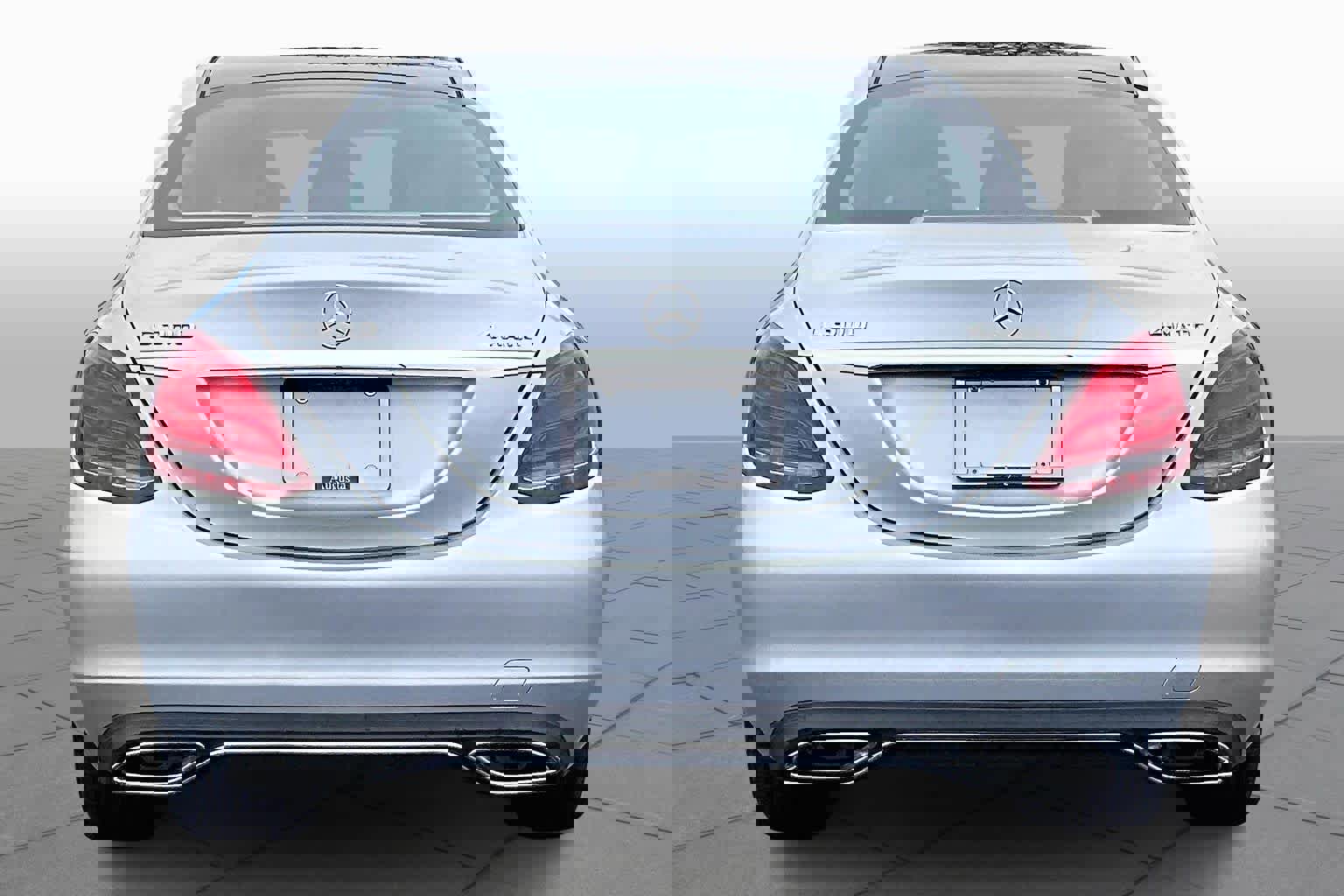 Used 2015 Mercedes-Benz C 300 4MATIC Sedan image 4