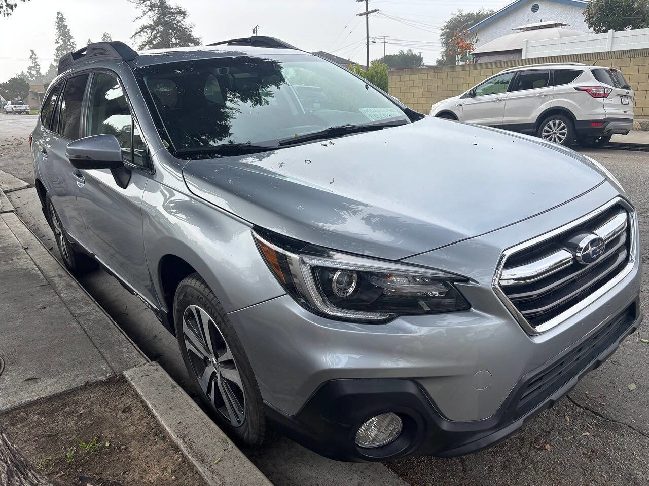Used 2018 Subaru Outback 2.5i Limited image 3