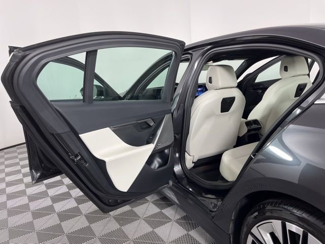 Used 2024 BMW 530i w/ Premium Package image 41