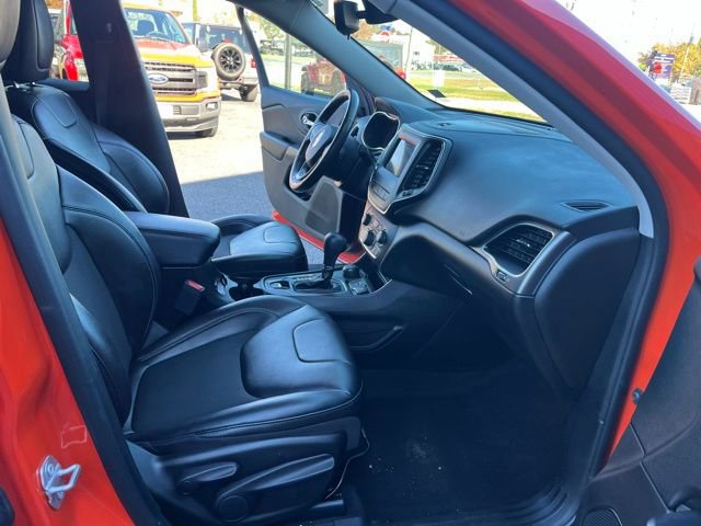 Used 2021 Jeep Cherokee Latitude Plus w/ Sun & Sound Group image 12