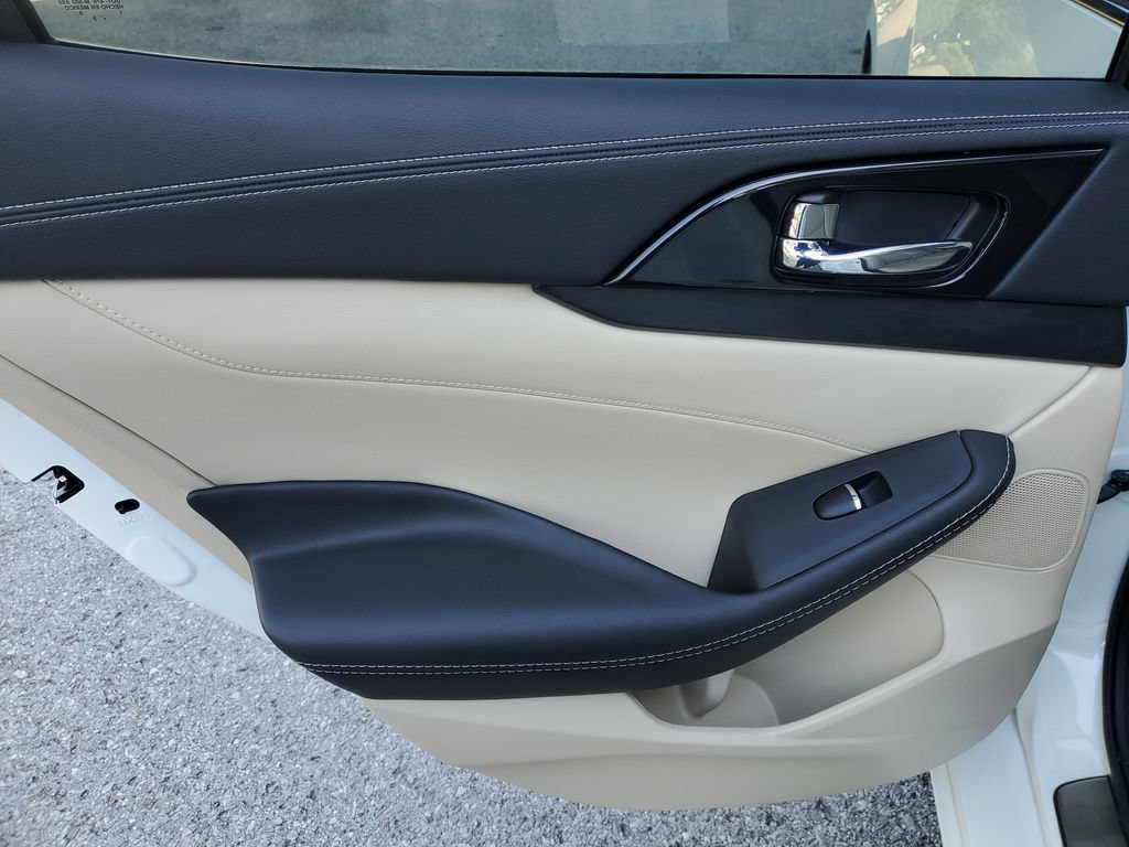 Certified 2023 Nissan Maxima Platinum w/ Sport Mat Group FWD image 9
