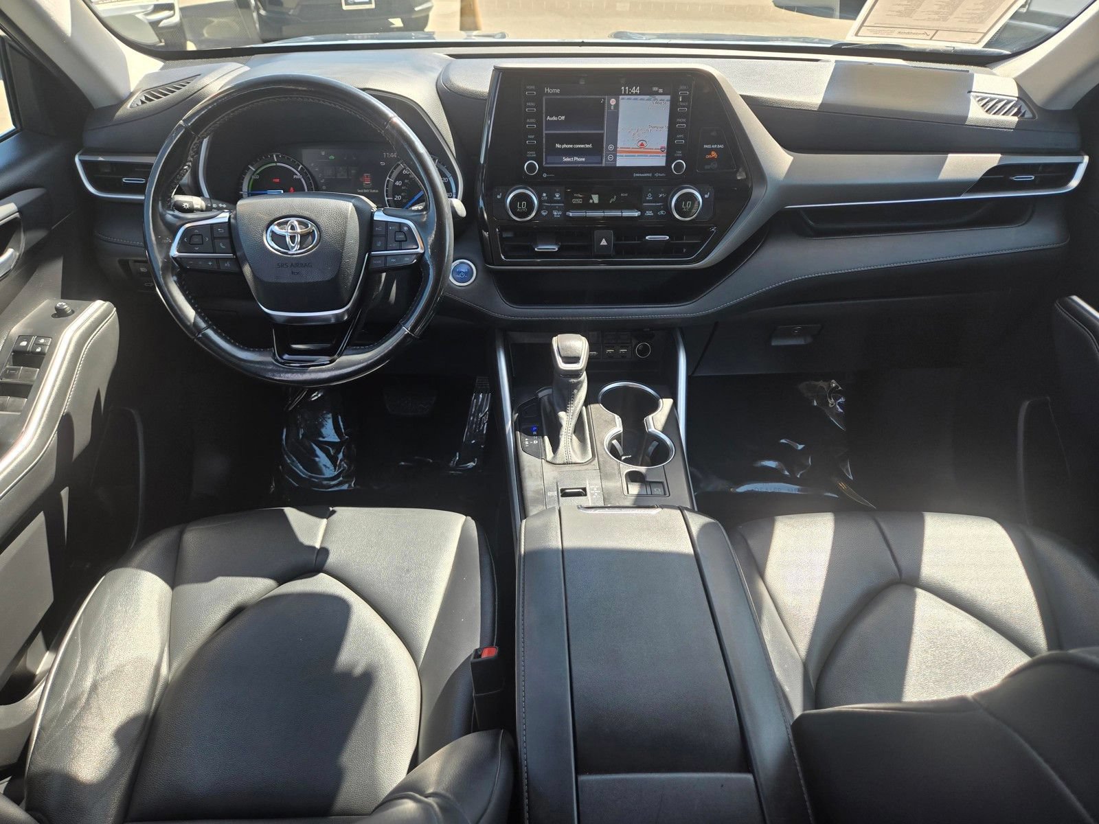Used 2021 Toyota Highlander XLE AWD/4WD image 19