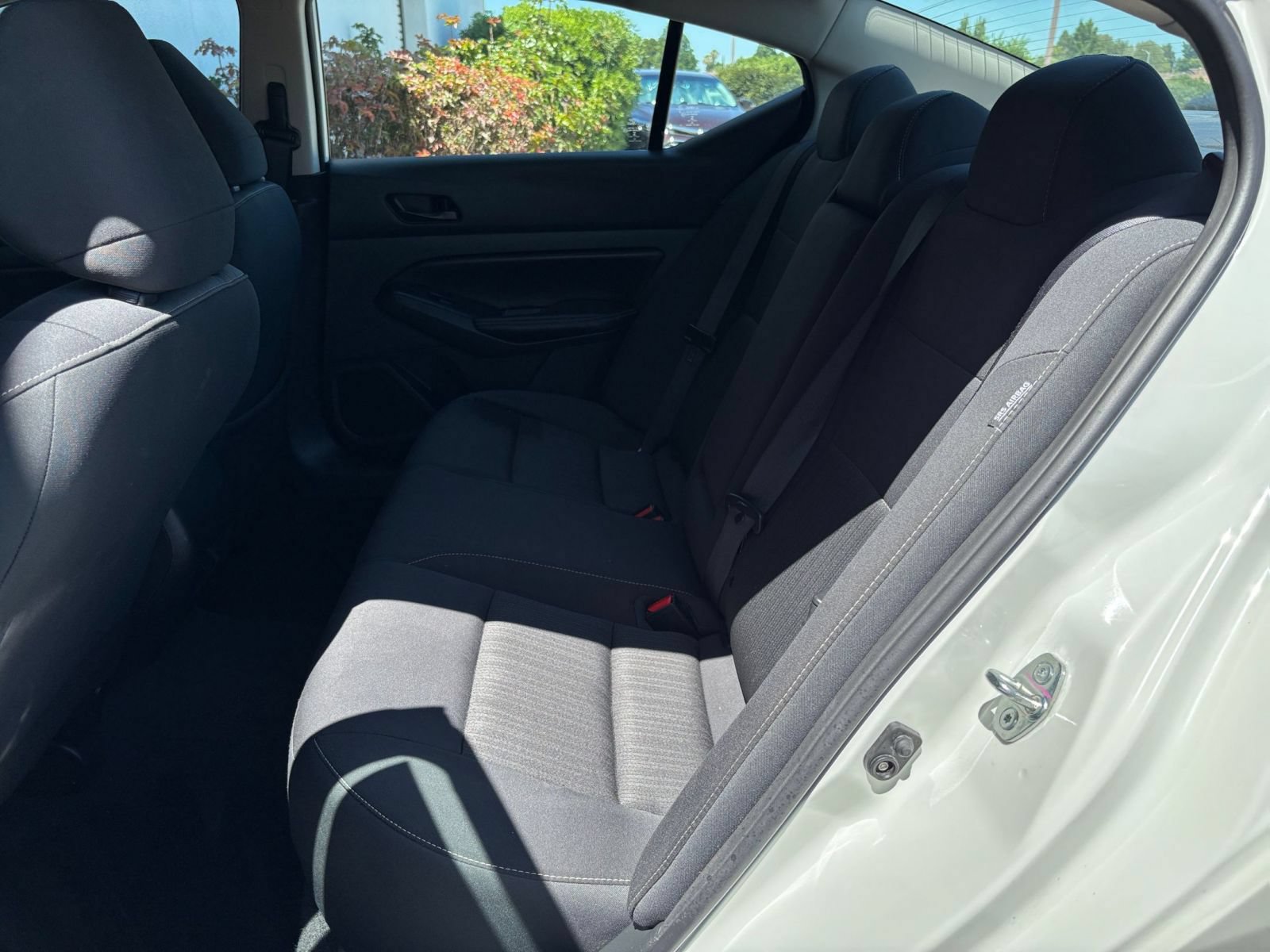 Used 2025 Nissan Altima 2.5 SV FWD image 27