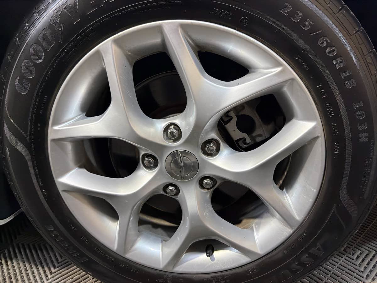 Used 2017 Chrysler Pacifica Touring-L Plus w/ Tire & Wheel Group FWD image 31