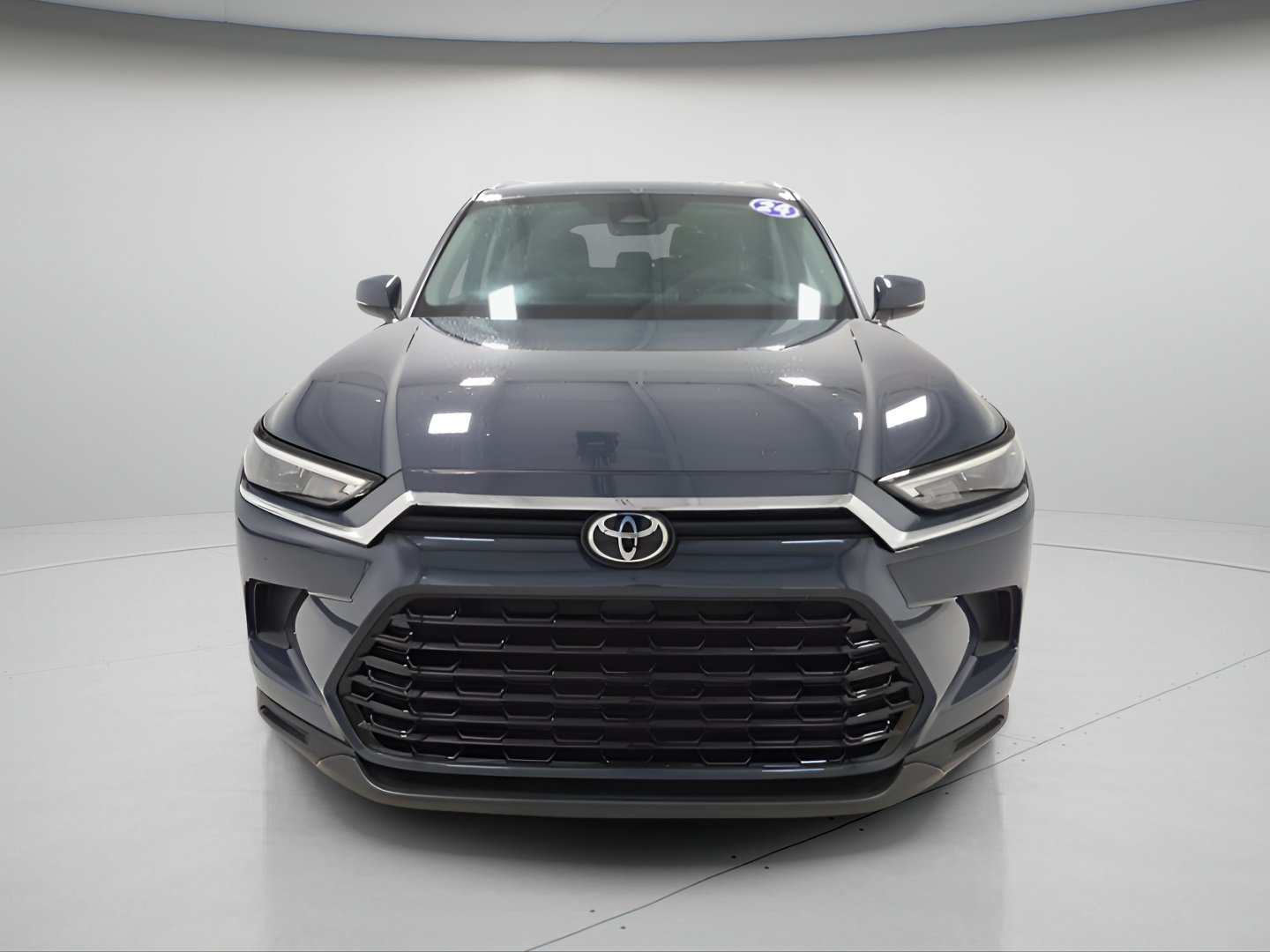 Used 2024 Toyota Grand Highlander AWD image 2