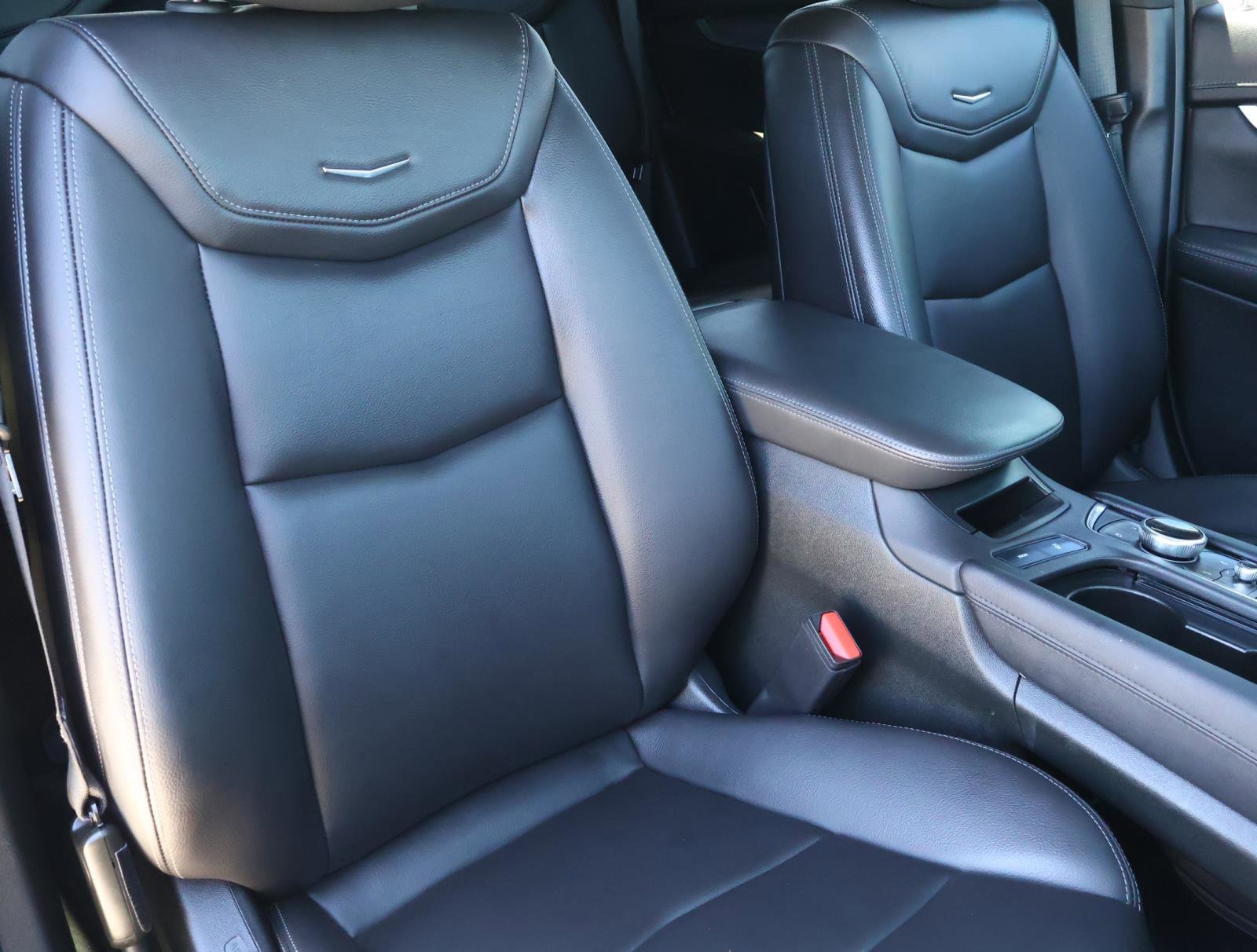 Certified 2025 Cadillac XT5 Luxury w/ LPO, Floor Liner Package FWD image 21