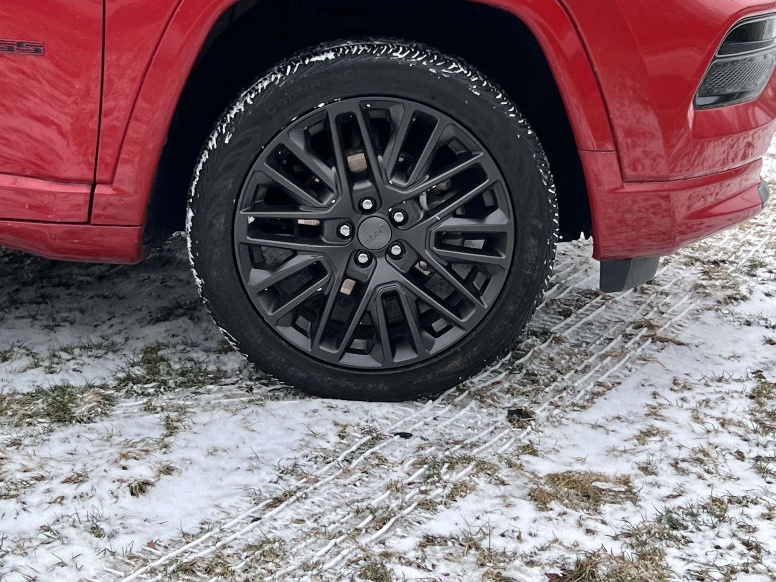 Used 2022 Jeep Compass Limited w/ (RED) Package image 6