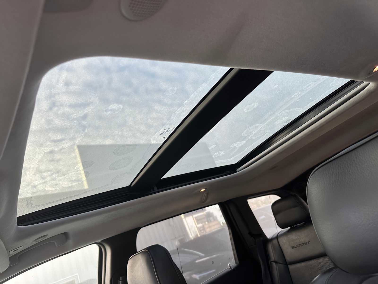 Used 2018 Jeep Grand Cherokee Summit w/ Platinum Series Group image 23