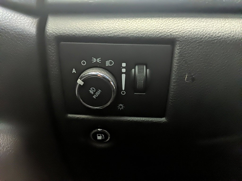 Used 2018 Jeep Grand Cherokee Laredo image 24