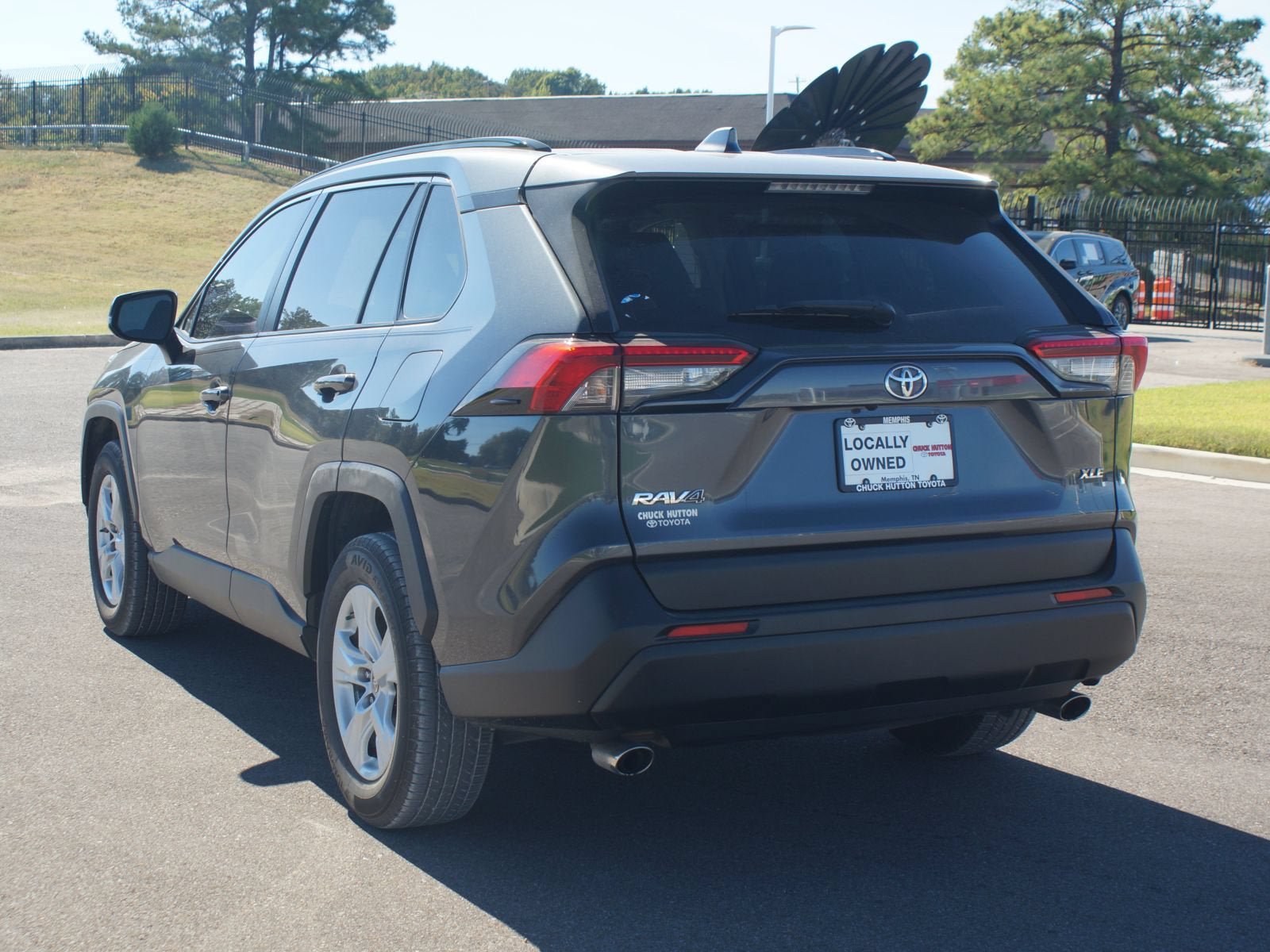 Used 2019 Toyota RAV4 XLE w/ Convenience Package FWD image 16