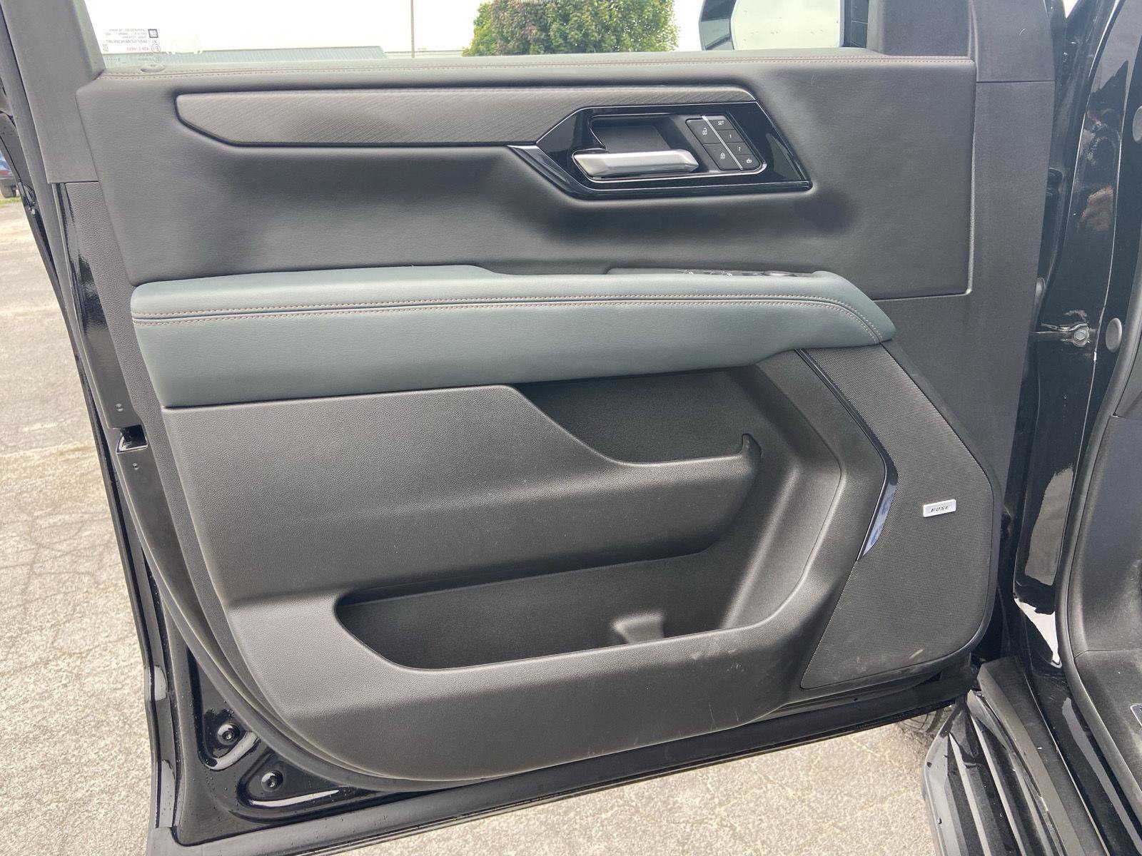 Used 2026 GMC Yukon AT4 w/ LPO, Floor Liner Package AWD/4WD image 24