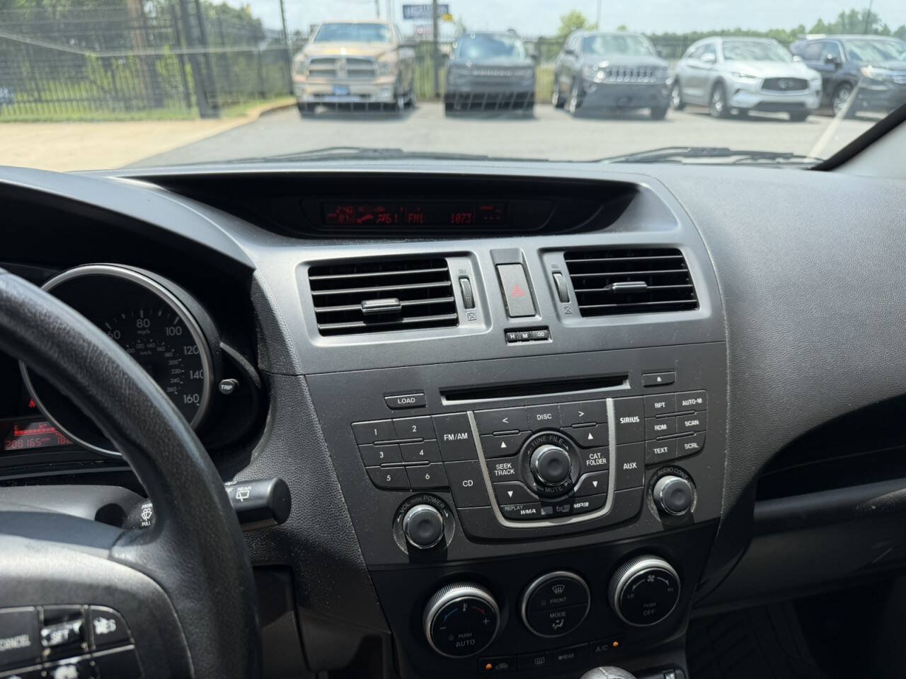 Used 2012 MAZDA MAZDA5 Touring w/ Moonroof & Audio Pkg FWD image 31