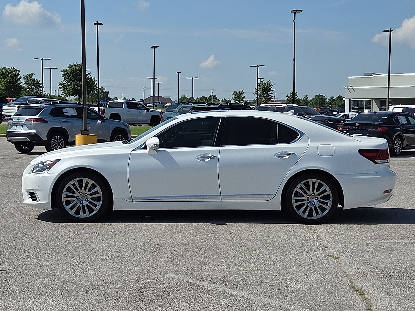 Used 2013 Lexus LS 460 w/ Comfort Pkg RWD image 3