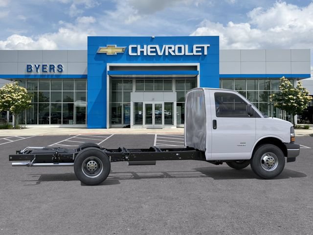 New 2025 Chevrolet Express 4500 w/ Power Convenience Package RWD image 6