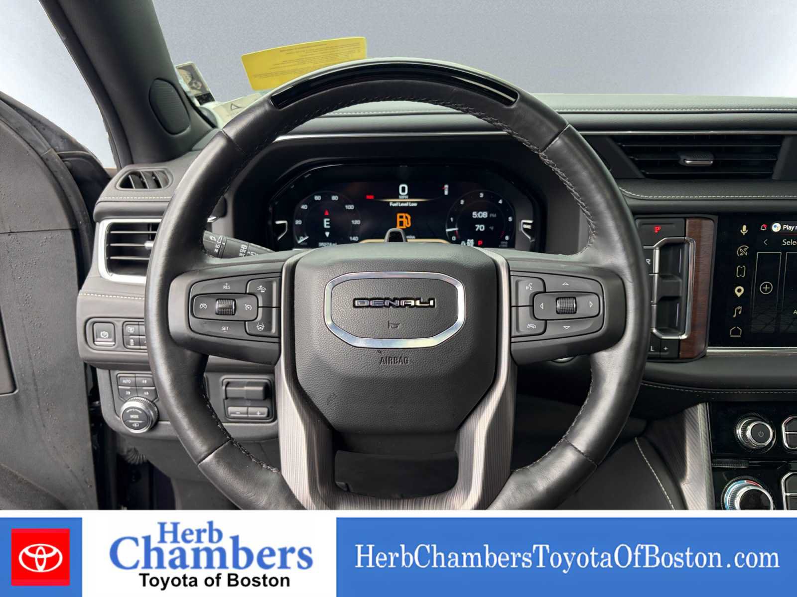 Used 2024 GMC Yukon Denali Ultimate AWD/4WD image 18