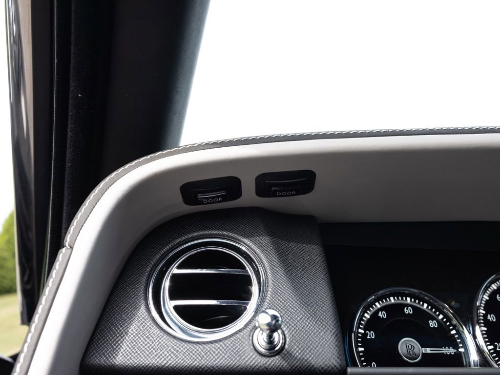 Certified 2021 Rolls-Royce Cullinan AWD/4WD image 30