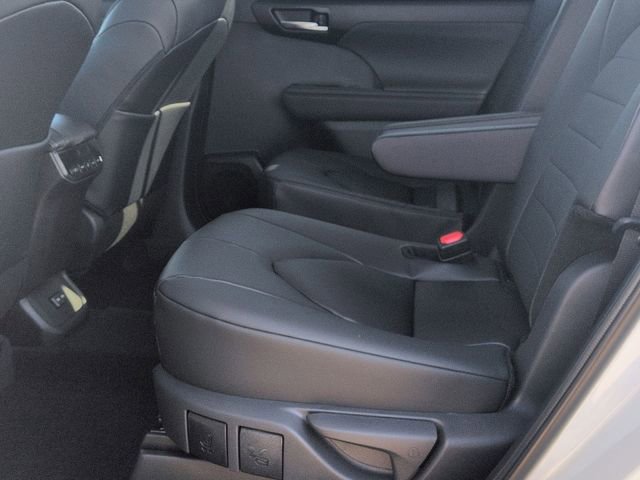 Certified 2026 Toyota Highlander XLE image 26