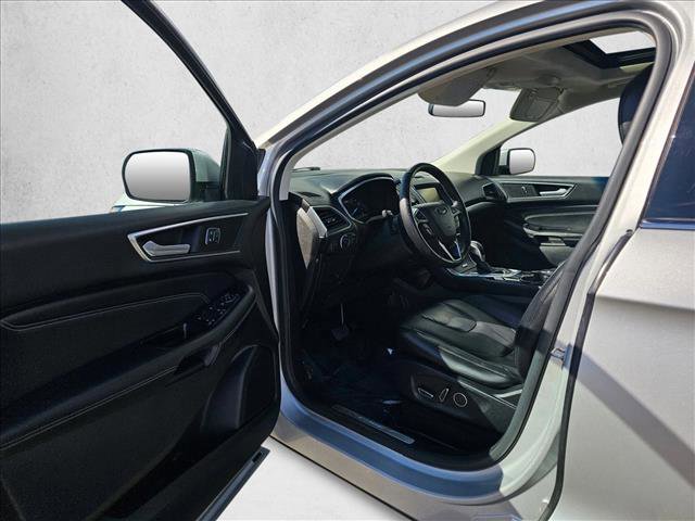 Used 2015 Ford Edge Titanium w/ Equipment Group 301A image 18