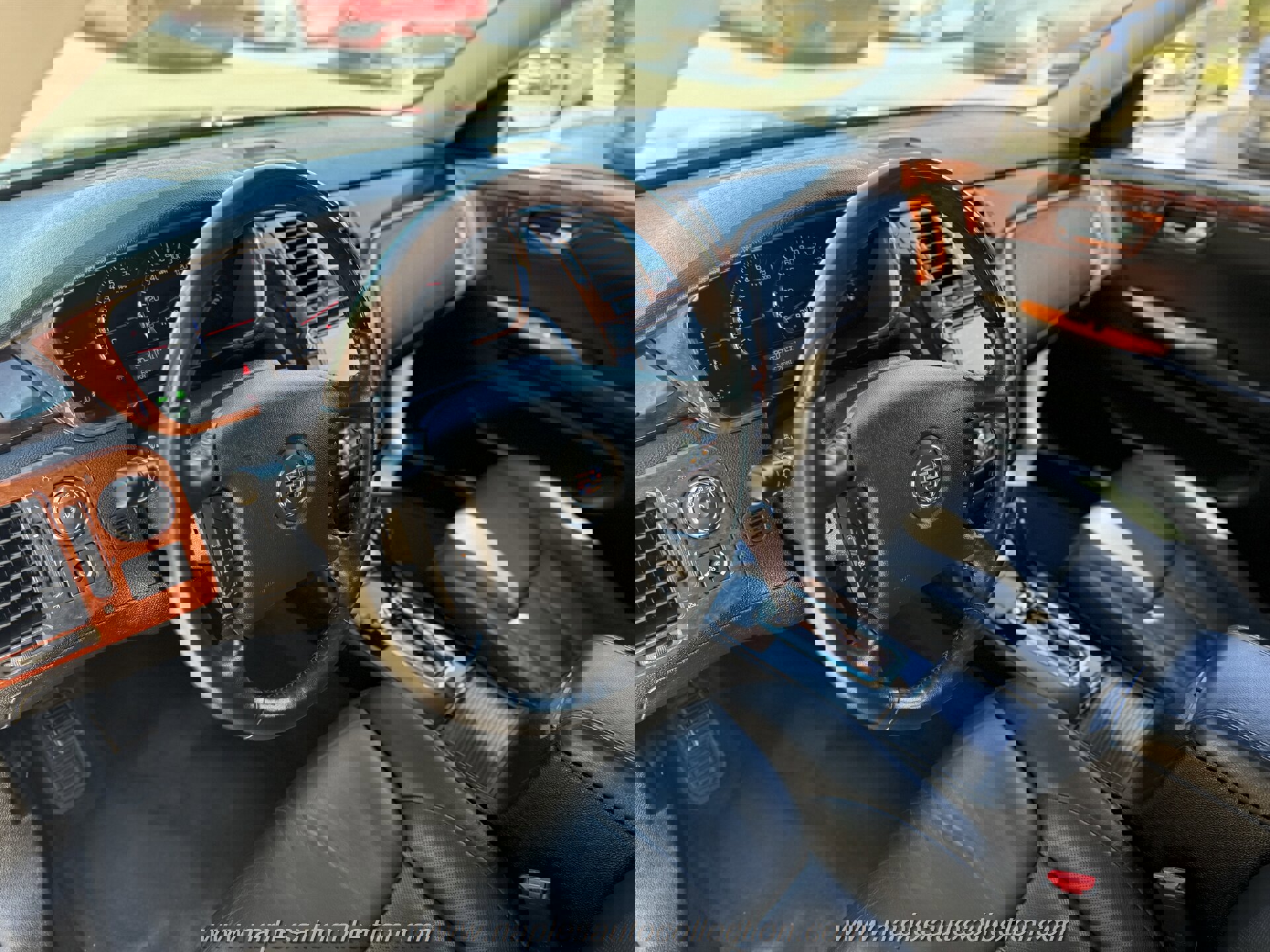 Used 2011 Cadillac DTS Premium image 24